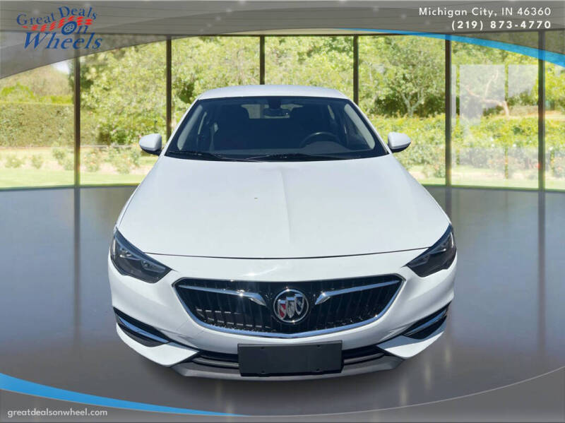 buick regal sportback 2018 W04GL6SX9J1084697 image buick regal sportback 2018 W04GL6SX9J1084697 image